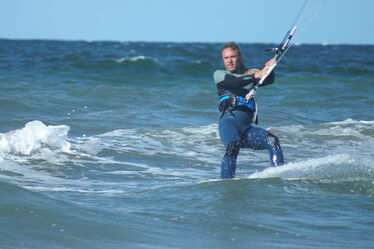 Kitesurfen Training bei guten Windbedingungen am Salzhaff Rerik