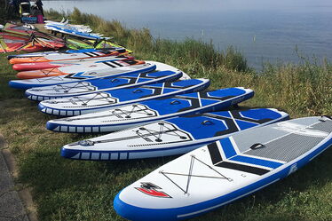 Stand Up Paddling in ruhiger Natur am Salzhaff